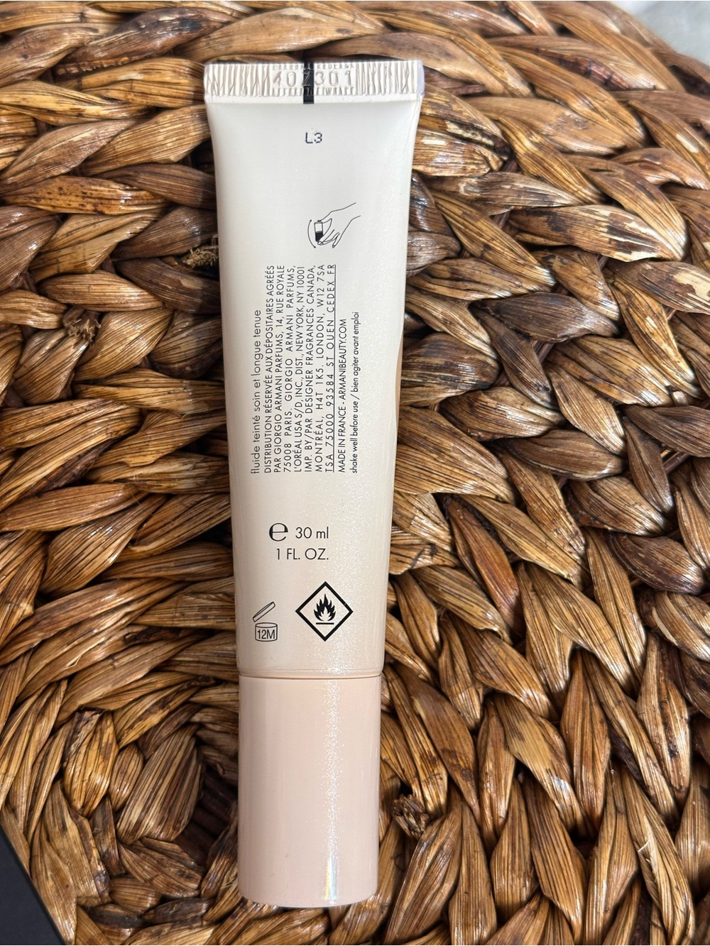 NIB Armani L3 Skin Tint Golden Hour 24hr lightweight skin tint light warm olive - Picture 6 of 6